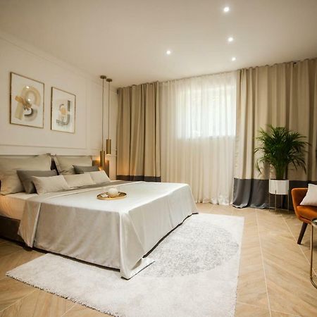 Club Boutique Rooms Сплит Екстериор снимка